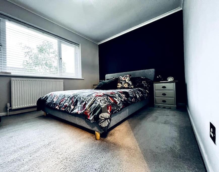 Entire Modern House In Tamworth - 2 Double Beds + Free Parking Villa Eksteriør bilde